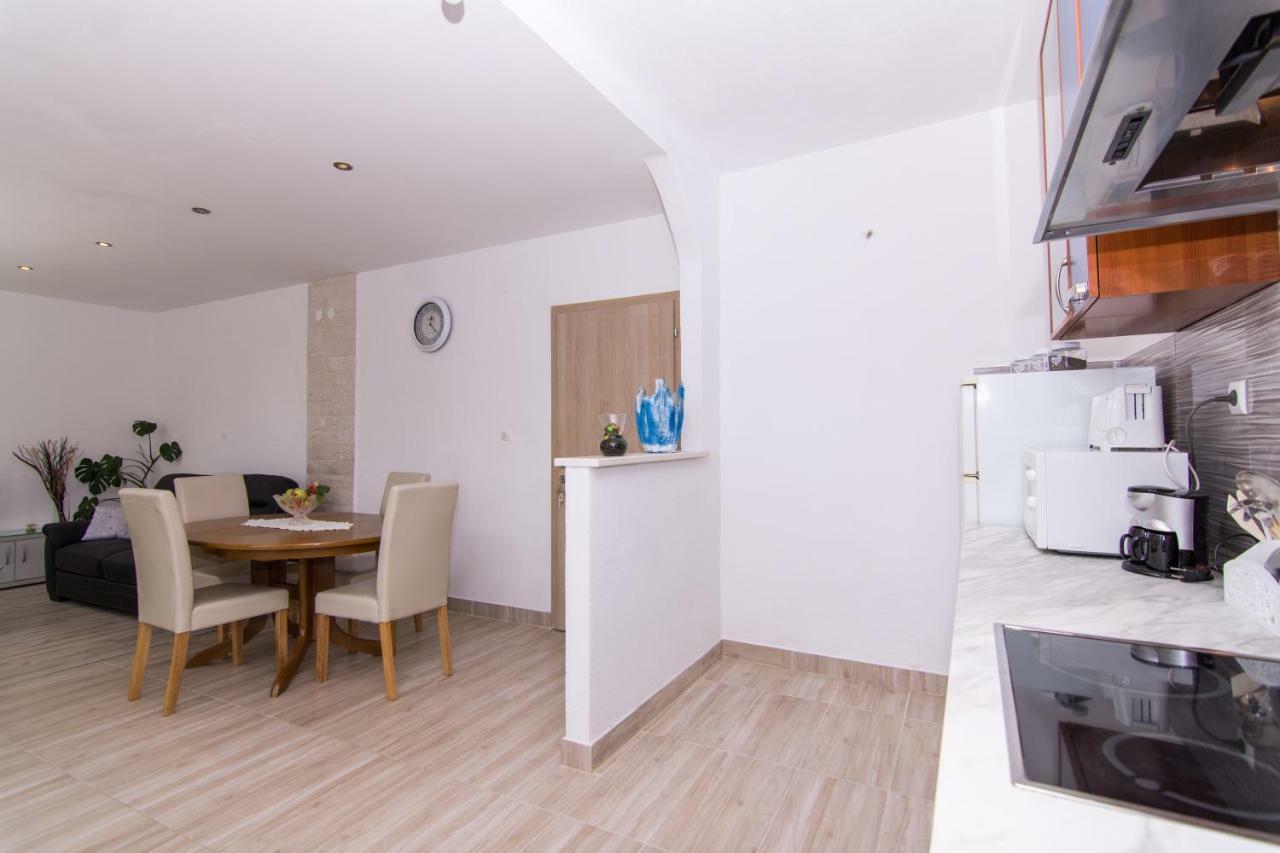 Apartmani Dolores Kaštela Exteriér fotografie